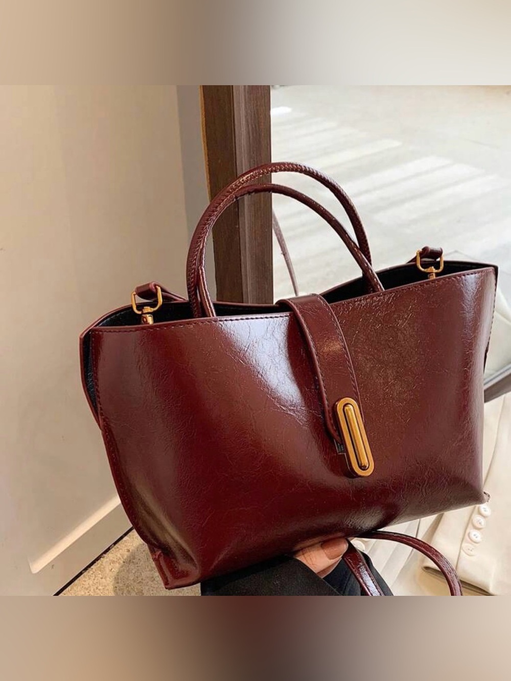 Elegant Women's Leather Tote Bag in Deep Burgundy